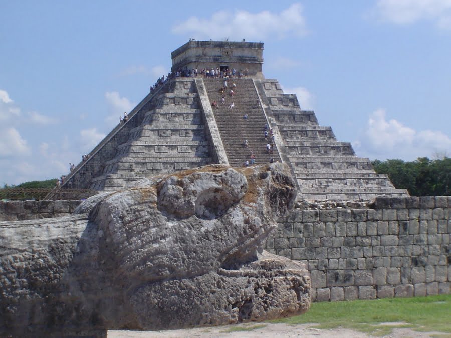 Descubre la belleza y misterio de Uxmal en Yucatán, México.